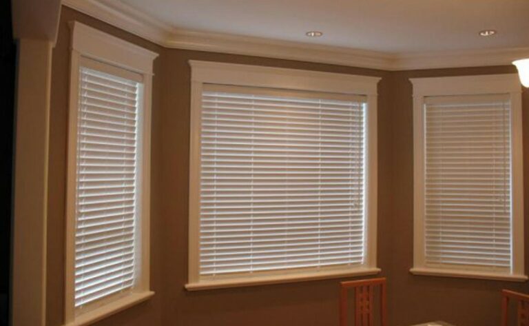 Faux-Wood-Blinds-Shutter-Outlet-Toronto-Ontario-811x500